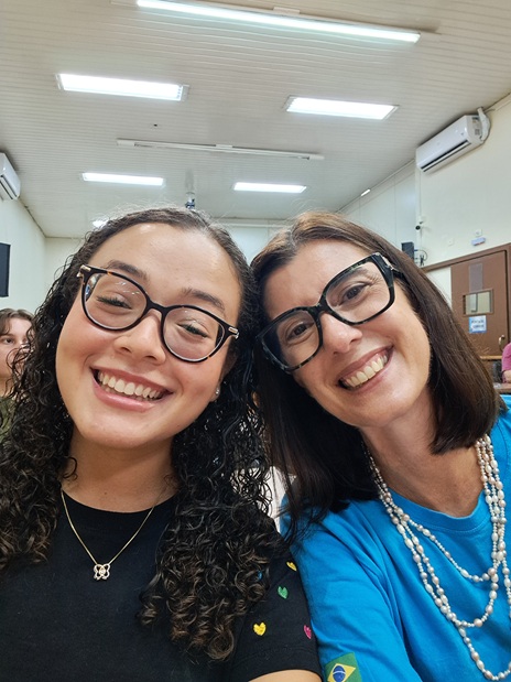 Cópia de Estela Alexandre e Profa. Renata