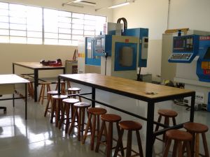 Laboratório de Comando Numérico Computadorizado (CNC)